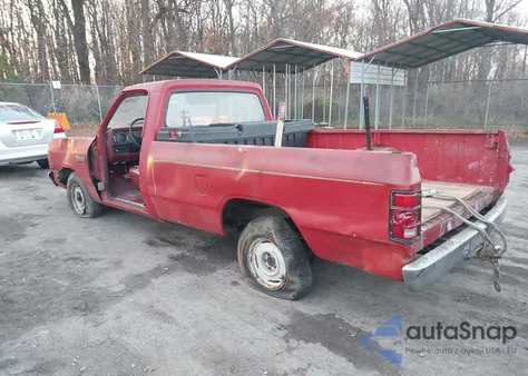 1982 Dodge D-Series D150 z USA, uszkodzony, nr VIN 1B7FD14E1CS214787